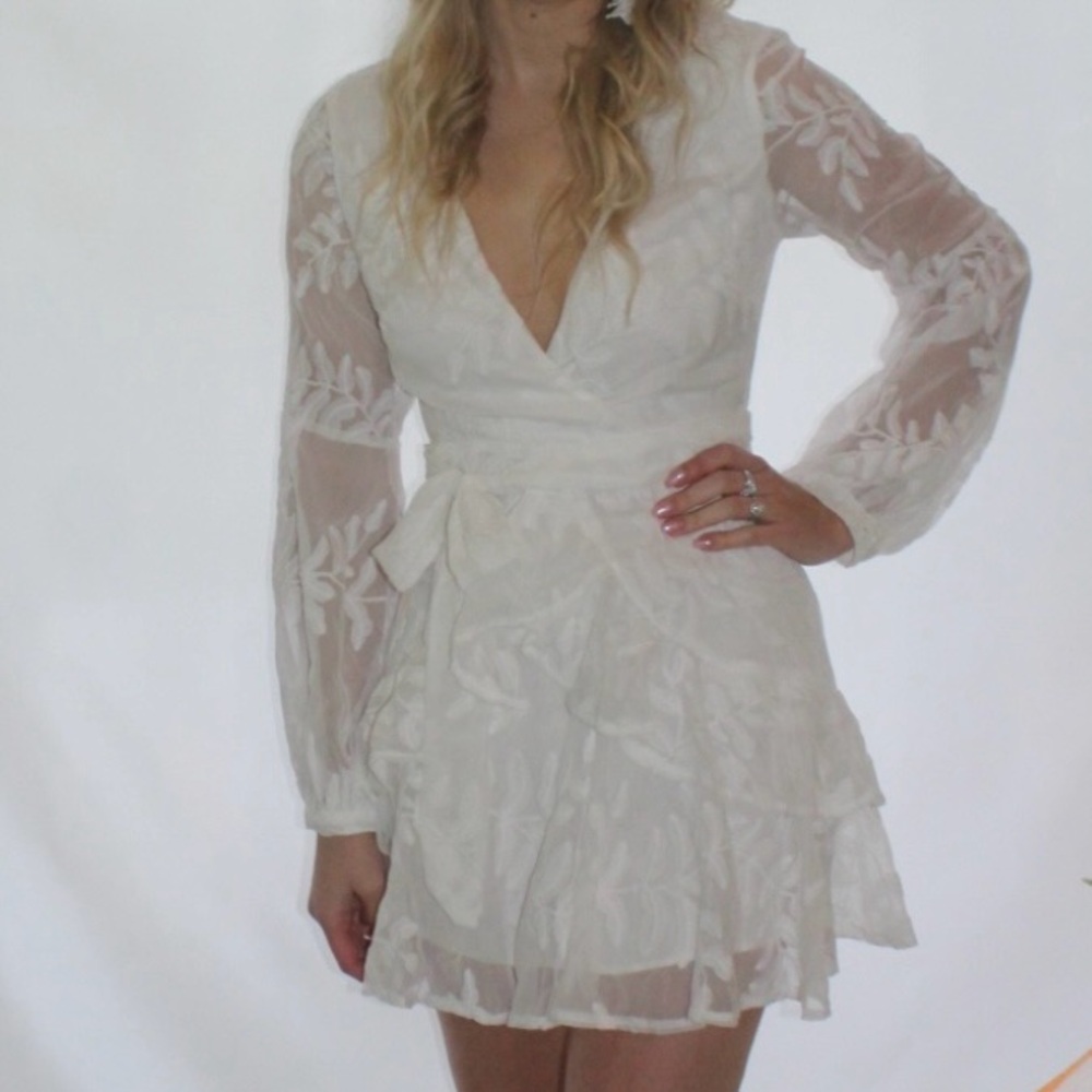 Selfie Leslie White Long Sleeve Dress